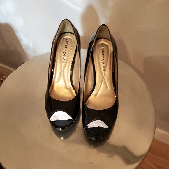 🔥 3/$40 🔥 Andrew Geller Black Patent Platform Peep Toe Heels Size 7.5 - Picture 2 of 4